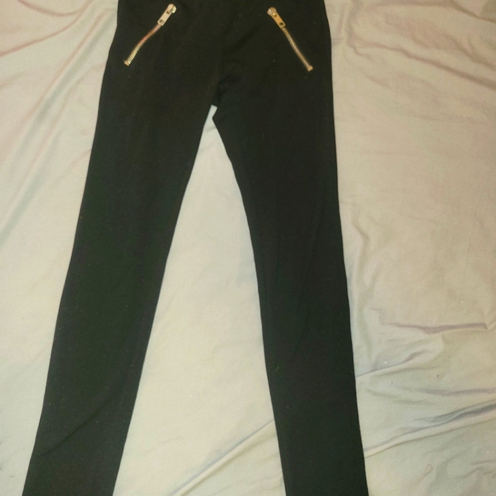 Black leggings
